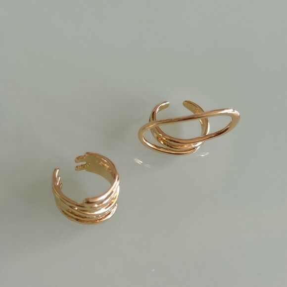 Elegant Gold-Tone Ring Set A1125 - Picture 3 of 4